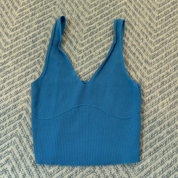 Blue tank top - Picture 3 of 5